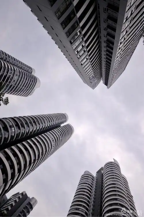 摄影 仰拍建筑简约风格 写美篇   俯拍看多了,看仰拍也震撼!