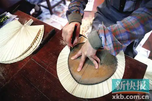 始自东晋 新会葵扇国外夺金奖 千年传承 历代名师巧手创绝技(1)