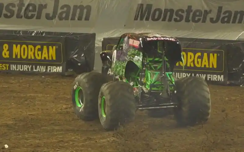 怪物卡车比赛精彩集锦(上)