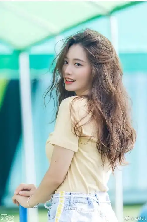 金栽经就真的超级大美女不火我真的很无语我不允许大家没看过这个金栽