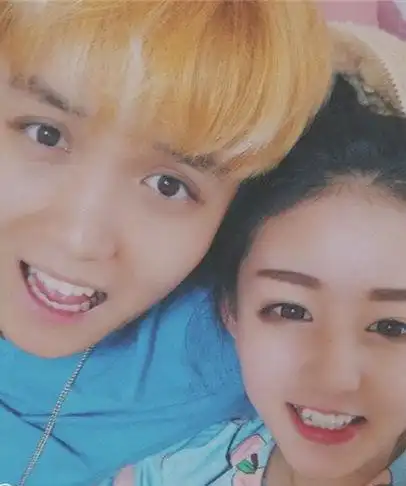 快手炫迈妹儿怀孕了吗炫迈妹儿孩子的父亲是谁是孙晨吗