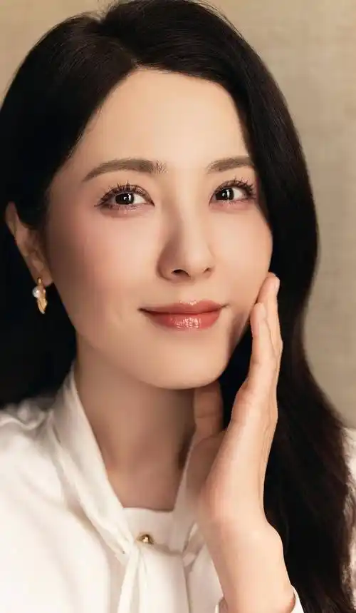 曾黎精美图集优雅迷人_气质_五官_场合