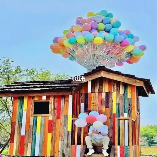 气球小屋景区打卡互动装置拍照创意小木屋