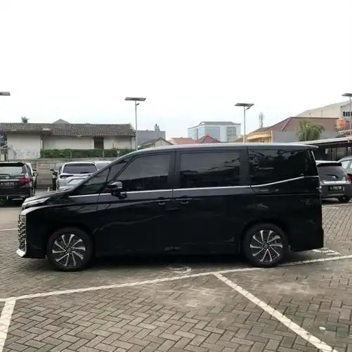 落地15万,丰田"voxy"即将入华,埃尔法前脸,空间不输奥德赛!-腾讯新闻