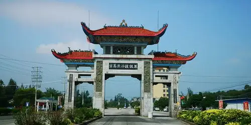 防城港东兴国门,北仑河口及京岛万尾金滩和钦州三娘湾风景区一日游