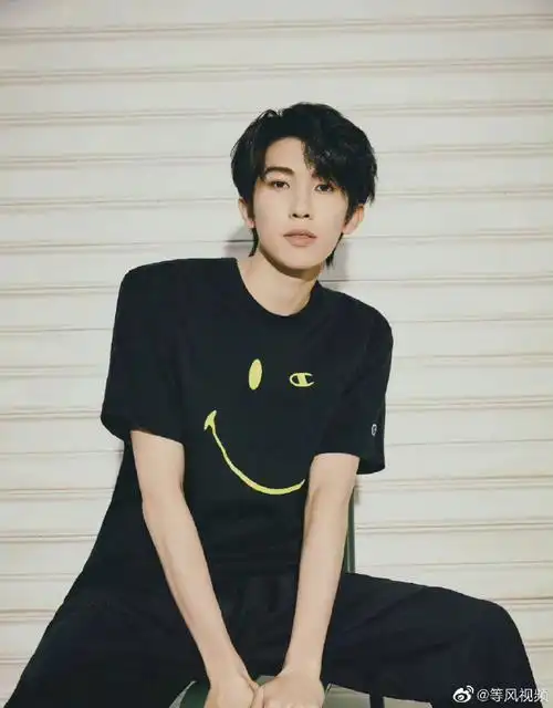 被综艺之神眷顾的林墨张嘉元##林墨张嘉元偷拿西瓜拿了个寂寞