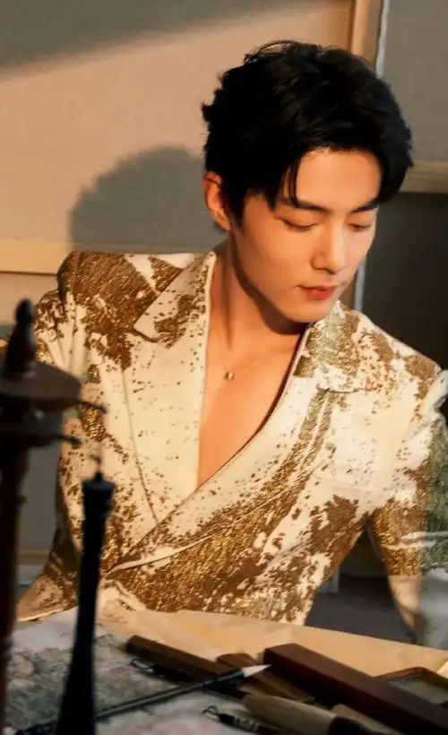 肖战超话经典好图要时不时提醒自己多欣赏#肖战