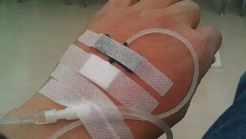 孩子生病就输液,可能会严重影响孩子的健康,父母别不当回事!