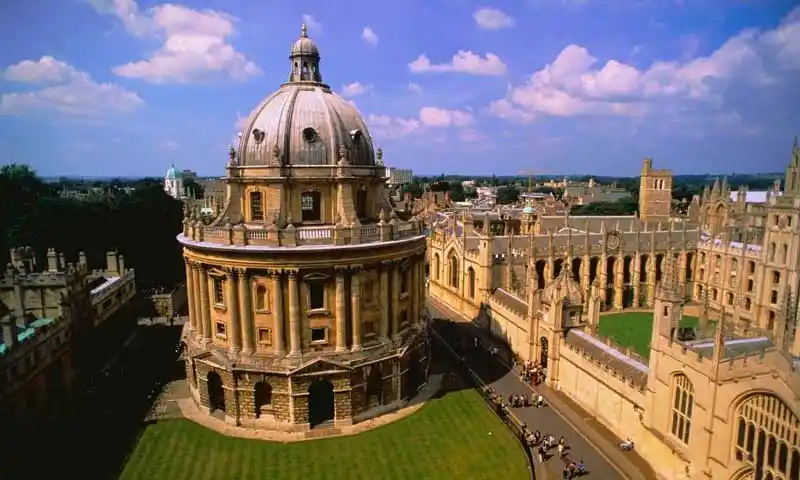 牛津大学为什么会选择在法国开分校?