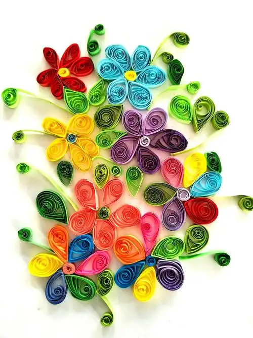 栾川县第四实验小学四二班衍纸作品展示(一)