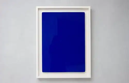 这种蓝色也开始有了一个传世的名字「国际克莱因蓝」(international