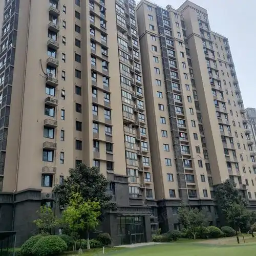 郑文浩 2021-04-25   :45:   小区1幢是11层的小高层,8幢是14层的