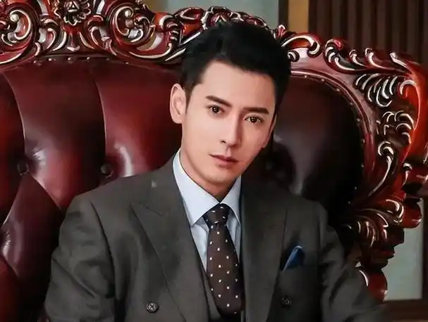 回顾韩栋靠颜值进圈靠努力成著名演员娶经纪人当老婆婚姻幸福