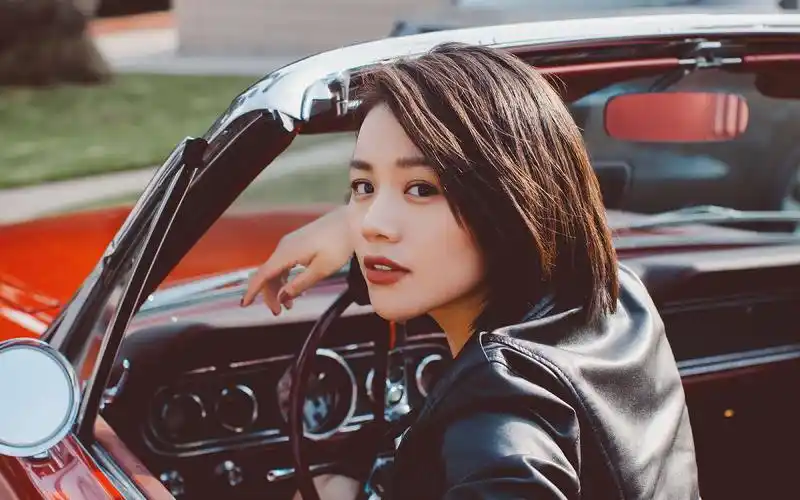 马思纯清新时尚大片桌面壁纸