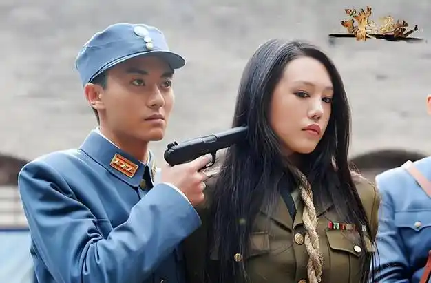 王姬选择支持,在她的带领下,母女两人一起参演了《危情营救》《生死