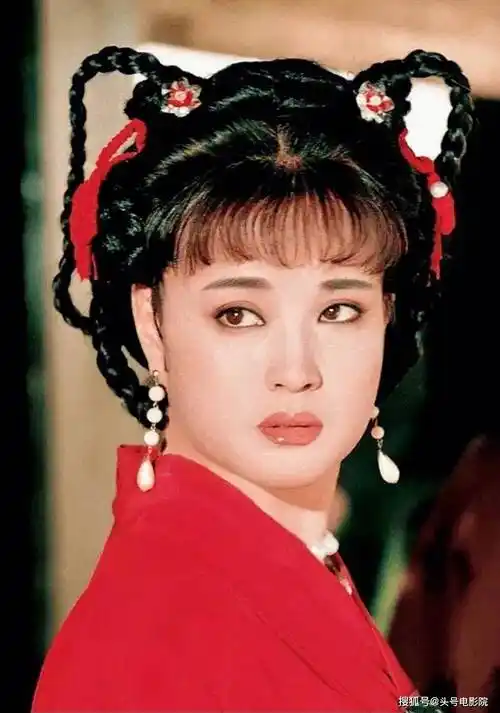 73岁刘晓庆第四次离婚?她爱演少女,名言:中国女人放弃自己太早