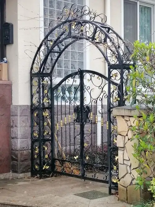 定制精品欧式攀爬架铁艺拱门拱形花架热镀锌不生锈铁艺花架