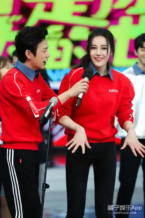 迪丽热巴登快乐大本营,和唐嫣,宋茜撞衫!