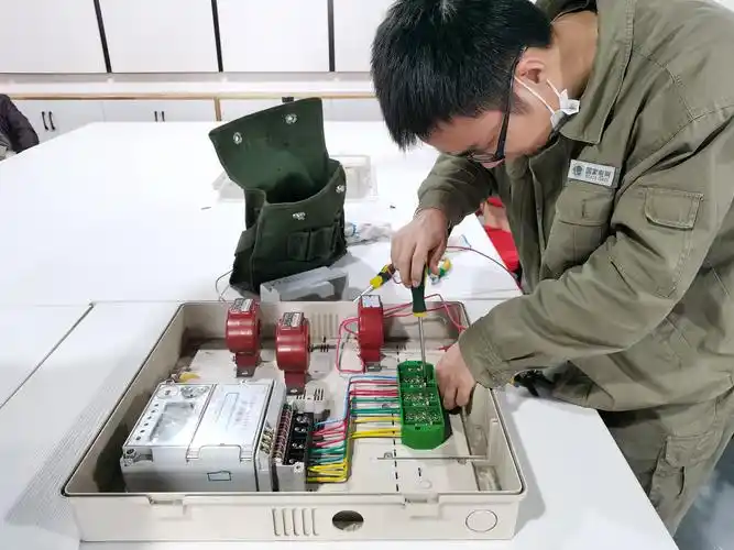 市供电公司,国网五峰县供电公司营销应知应会装表接电技能提升培训