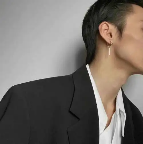 真人头像男生霸气冷酷侧脸,好看侧身头像男生