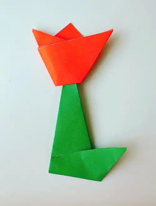 儿童手工折纸,漂亮的郁金香