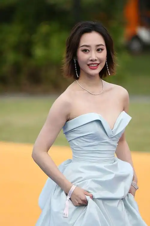 李纯,性感妩媚,美若天仙,女人味十足,人美演技好