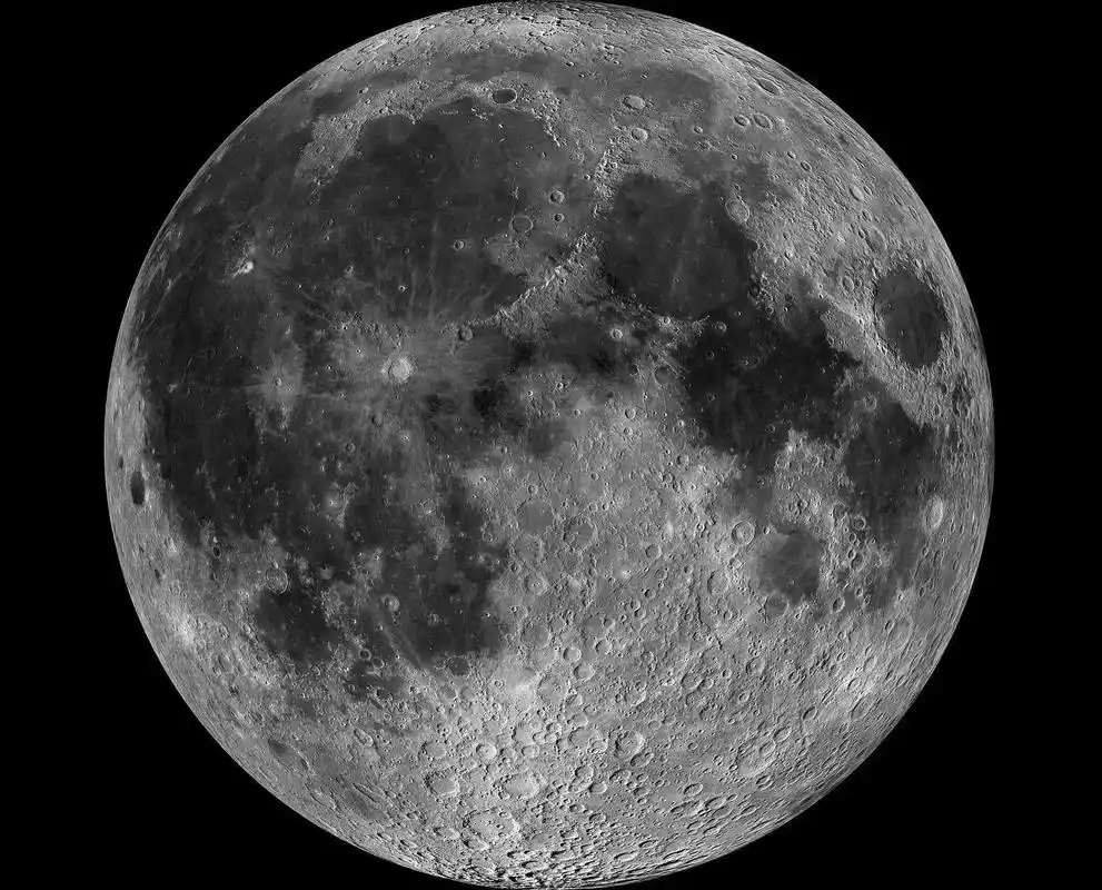 被镜头下的月亮美到了.#用iphone拍出中秋月亮 #202 - 抖音