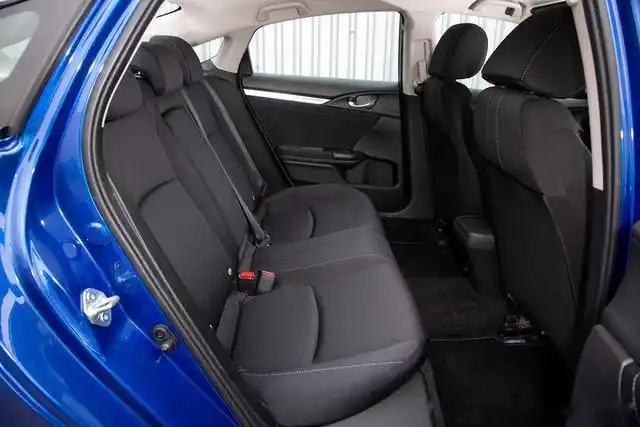 本田思域轿车2019右后排座椅 易车号作者提供文章