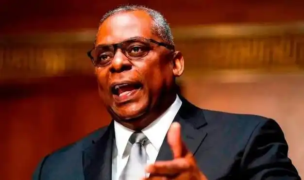 美国黑人国防部长秘密住院原因揭晓患癌接受治疗