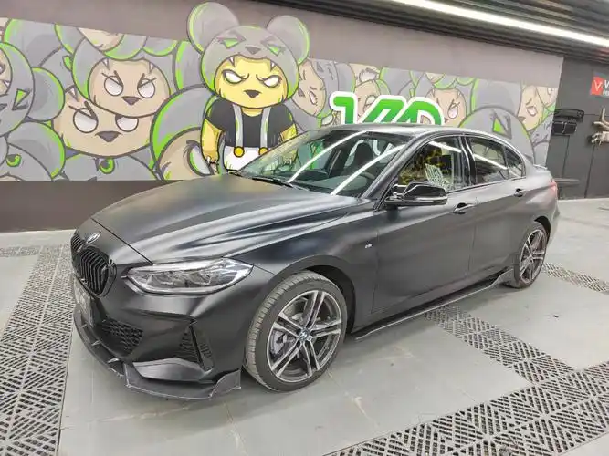 宝马1系电光黑武士