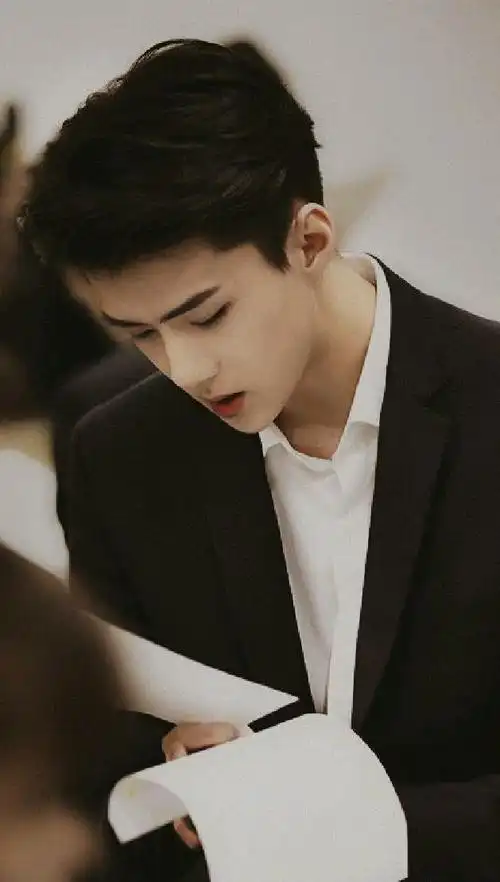 带你细品吴世勋的神仙颜 带你细品吴世勋的神仙颜