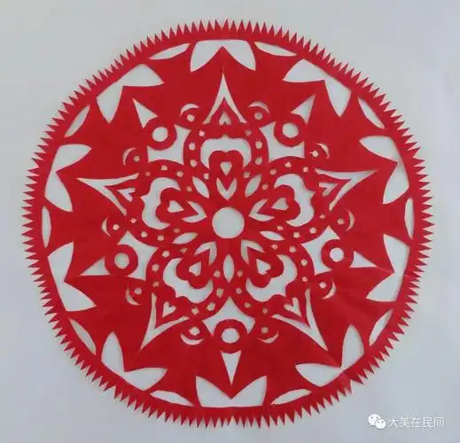 《幸福四中剪纸》第三章 第8节 五折剪纸团花