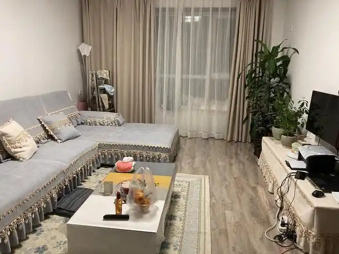 给家里老旧丑简的客厅进行软装改造了一下