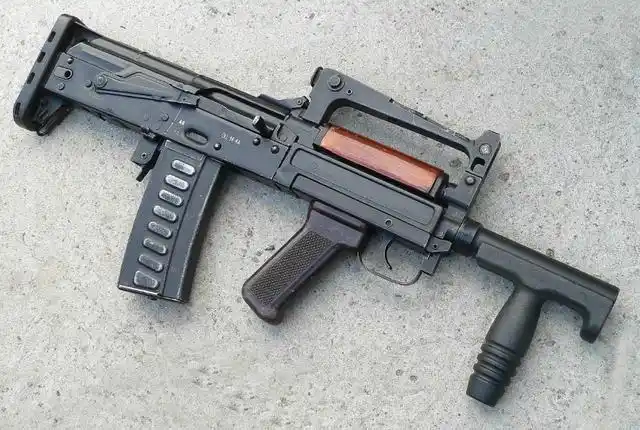 军武世界:游戏中关注度最高的,groza突击步枪,真枪火力更恐怖.