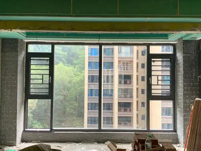 断桥铝封阳台二