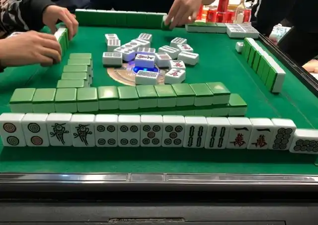 麻将高手是如何打麻将的?你以为只会算牌吗?