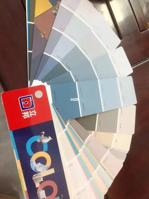 乳胶漆选择困难大户～想用灰蓝色做个电视背景墙,其他的墙面刷浅灰色