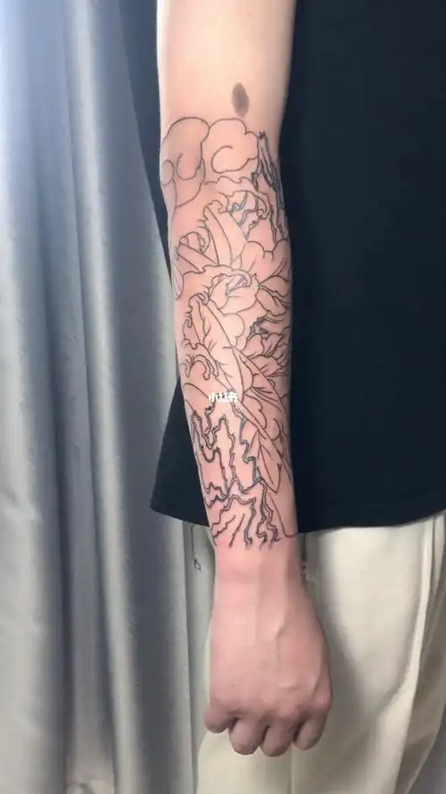 传统牡丹浪花小臂全包