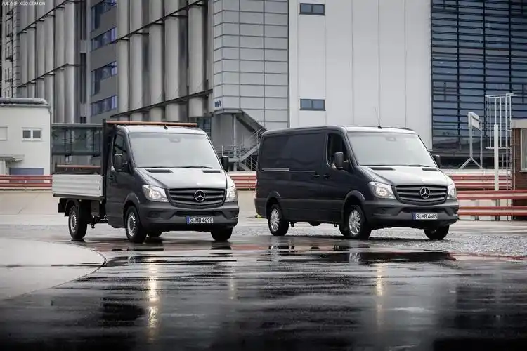 配侧风协助系统 新款奔驰凌特官图发布