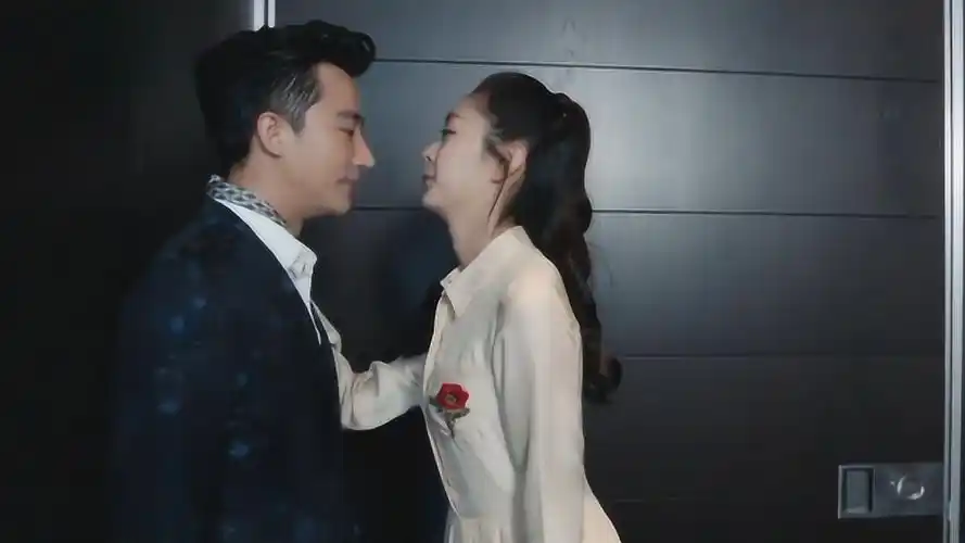 创业时代宋轶觉得幸福来得太突然在黄轩的亲吻下感觉如此真切