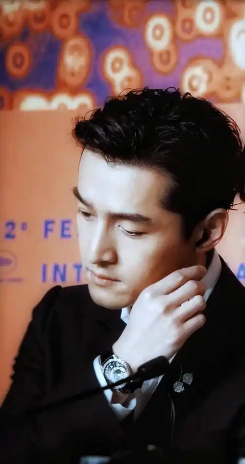 胡歌的手超好看!