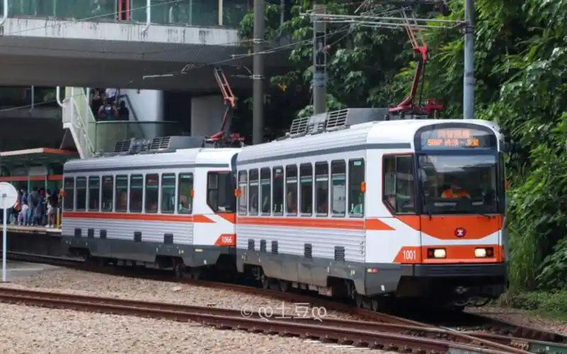 『香港轻铁』 轻铁506p线 屯门站出站