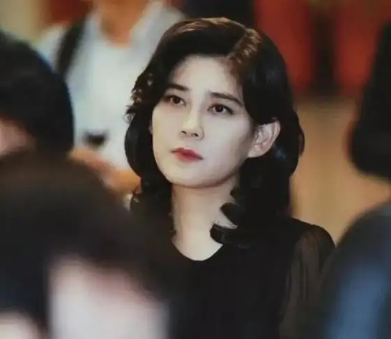 朽木不可雕,他婚后的行为不仅把老丈人气得高血压,还把白富美妻子的