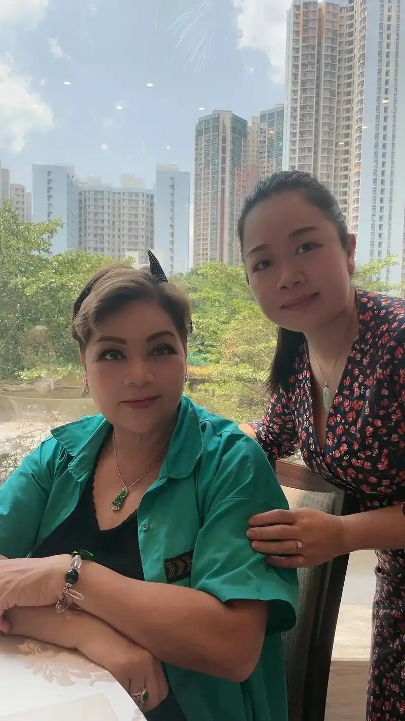 今天肥妈特别靓女959595#静心品茶 - 抖音