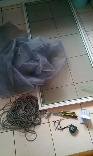 自己动手就能换纱窗偷学维修师傅的这招太实用