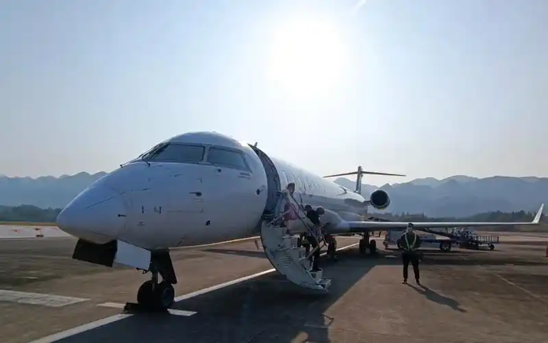 (g5)2633 重庆江北→重庆黔江武陵山 华夏航空crj900 飞行记录_哔哩