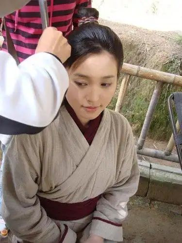 神话金莎 饰 吕素