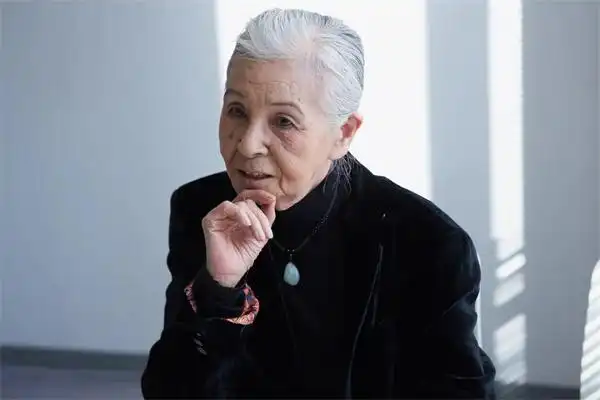 和田惠美去世,她的服装之美永不褪色_热点资讯_影楼资讯_黑光网