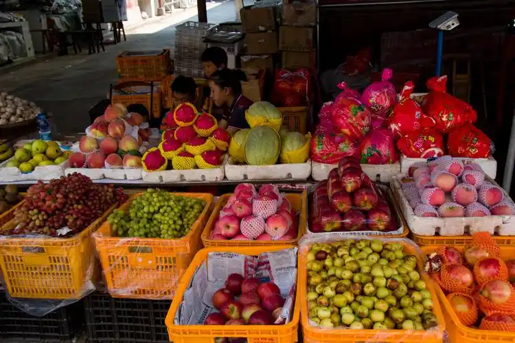 集市水果摊