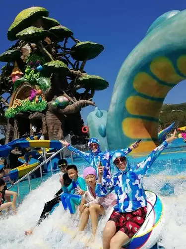 到兴城欢乐龙湾玩水